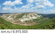 Панорама столовой горы (Беш-Кош), вид с северной стороны Чуфут-Кале (2014 год). Стоковое фото, фотограф Игорь Долгов / Фотобанк Лори