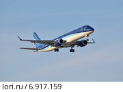 Самолет авиакомпании Azerbaijan Airlines - AZAL ("Азербайджанские авиалинии - АЗАЛ") (2015 год). Редакционное фото, фотограф Карданов Олег / Фотобанк Лори