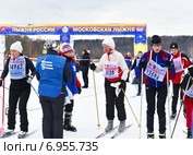 Участники соревнований "Московская лыжня-2015" Редакционное фото, фотограф Дарья Егорова / Фотобанк Лори