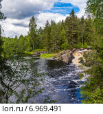Водопад на реке Tokhmayoki (Рускеала), Карелия, Россия. Стоковое фото, фотограф Михаил Аккуратoв / Фотобанк Лори