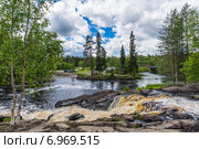 Водопад Tokhmayoki (Рускеала) , Карелия. Стоковое фото, фотограф Михаил Аккуратoв / Фотобанк Лори