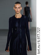 NEW YORK, NY - SEPTEMBER 11: Model Julia Bergshoeff (DNA) walk the runway at the Calvin Klein Collection fashion show during MBFW Spring 2015 at Spring Studios on September 11, 2014 in NYC. Редакционное фото, фотограф Anton Oparin / Фотобанк Лори