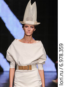 NEW YORK, NY - SEPTEMBER 08: Model Daria Strokous walk the runway at Donna Karan New York during MBFW Spring 2015 at 547 West 26th Street on September 8, 2014 in NYC. Редакционное фото, фотограф Anton Oparin / Фотобанк Лори