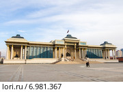 Вид на Дом правительства на площади Сухэ-Батора (2015 год). Стоковое фото, фотограф Ален Лагута / Фотобанк Лори