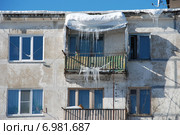 Фрагмент пятиэтажного жилого дома в Малоярославце Калужской области (2011 год). Стоковое фото, фотограф lana1501 / Фотобанк Лори