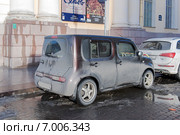 Оригинальный легковой праворульный автомобиль. Редакционное фото, фотограф Vladimir Sviridenko / Фотобанк Лори