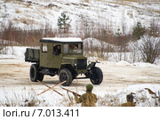 УралЗиС-5 (ЗИС-5). Реконструкция боя, произошедшего в декабре 1941 года у деревни Лызлово в Рузском районе  Подмосковья. Фестиваль «Контрнаступление», посвященный битве за Москву (2014 год). Редакционное фото, фотограф Ольга Аксёнова / Фотобанк Лори