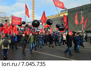 Акция движения "Антимайдан". Шествие по Петровке. Москва, 21 февраля 2015. Редакционное фото, фотограф lana1501 / Фотобанк Лори