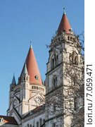 Церковь Святого Франциска Ассизского ( Franz Von Assisi Kirche) на Мексиканской площади ( Mexikoplatz) в Вене. Австрия (2014 год). Стоковое фото, фотограф stargal / Фотобанк Лори