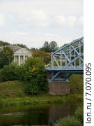 Медико-санитарная часть. Мост Белелюбского. Боровичи (2014 год). Стоковое фото, фотограф Александр Щепин / Фотобанк Лори