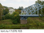 Медико-Санитарная часть. Мост Белелюбского. Боровичи (2014 год). Стоковое фото, фотограф Александр Щепин / Фотобанк Лори