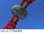 Подвесное помещение на пилоне Живописного моста (2015 год). Редакционное фото, фотограф lana1501 / Фотобанк Лори
