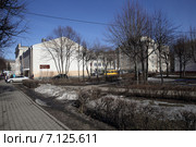 Город Королёв, ЦДК им. Калинина, вид со стороны улицы Терешковой (2015 год). Редакционное фото, фотограф Дмитрий Неумоин / Фотобанк Лори