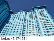 Двадцативосьмиэтажный пятиподъездный монолитный жилой дом. Авиационная улица, 59. Москва (2015 год). Стоковое фото, фотограф lana1501 / Фотобанк Лори