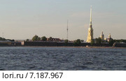Санкт-Петербург, вид на Петропавловскую крепость с Дворцовой набережной (2013 год). Стоковое видео, видеограф Сергей Дубров / Фотобанк Лори
