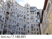Москва. Многоэтажный жилой дом. Тверская, 9 (2015 год). Стоковое фото, фотограф Илюхина Наталья / Фотобанк Лори