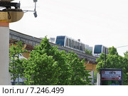 Поезда монорельсовой дороги в Останкино (2012 год). Редакционное фото, фотограф Алёшина Оксана / Фотобанк Лори