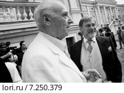 19 июня 2001 года. Москва. Вручение театральной премии "Хрустальная Турандот" в музей-усадьбе Кусково. Актер Владимир Этуш и балетмейстер Владимир Васильев. Редакционное фото, фотограф Александр С. Курбатов / Фотобанк Лори