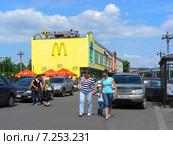 Ресторан быстрого питания "Макдоналдс". Проспект Мира, 123а. Москва (2009 год). Редакционное фото, фотограф lana1501 / Фотобанк Лори