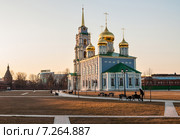 Город Тула. Свято-Успенский собор и новая колокольня Тульского кремля на фоне закатного неба весной (2015 год). Редакционное фото, фотограф Игорь Низов / Фотобанк Лори