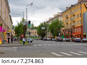 Улица в Петрозаводске. Карелия. Россия (2011 год). Редакционное фото, фотограф Андрей Соловьев / Фотобанк Лори