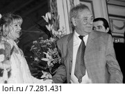 19 июня 2001 года. Москва. Вручение театральной премии "Хрустальная Турандот" в музей-усадьбе Кусково. Советский режиссер Петр Тодоровский и актриса Александра Захарова. Редакционное фото, фотограф Александр С. Курбатов / Фотобанк Лори