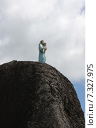 Скульптура на вершине горы. Колумбия (2012 год). Редакционное фото, фотограф Free Wind / Фотобанк Лори