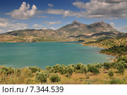Panoramic view over Embalse de Zahara inland lake, Andalusia, Spain. Стоковое фото, агентство BE&W Photo / Фотобанк Лори