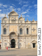 view of the scuola grande di san marco now hospital in venice nearby the basilica of santi giovanni e paolo. Venice Italy. Стоковое фото, агентство BE&W Photo / Фотобанк Лори
