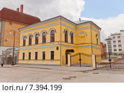 Дом купца Усманова (1853 г.) в заповедной территории "Старо-Татарская слобода" в городе Казани, Республика Татарстан (2015 год). Редакционное фото, фотограф Иван Марчук / Фотобанк Лори