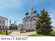 Казанский кремль. Благовещенский собор и минареты мечети Кул-Шариф в весенний солнечный день (2015 год). Стоковое фото, фотограф Горшков Игорь / Фотобанк Лори