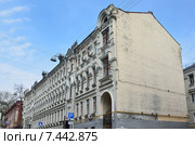 Москва, Малый Ивановский переулок, дом 6. Дом А. Н. Кучумова, 1907, арх. Ф. Ф. Воскресенский (2015 год). Стоковое фото, фотограф Овчинникова Ирина / Фотобанк Лори