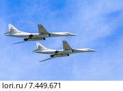 Сверхзвуковой стратегический бомбардировщика дальней авиации Ту-160 («Белый лебедь»). Парад в честь 70-летия Победы, 2015 год. Москва. Редакционное фото, фотограф Николай Коржов / Фотобанк Лори