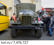 ЗИЛ-157 анфас. Парад ретротранспорта в Санкт-Петербурге (2015 год). Редакционное фото, фотограф Виктор Карасев / Фотобанк Лори