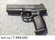 Пистолет Smith & Wesson. Редакционное фото, фотограф FotograFF / Фотобанк Лори