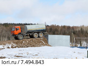 КамАЗ-водовоз (2015 год). Редакционное фото, фотограф Валерий Акулич / Фотобанк Лори
