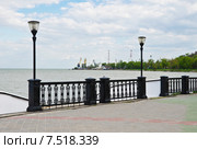 Вид на порт с Пушкинской набережной, Таганрог (2015 год). Стоковое фото, фотограф Алина Сбитнева / Фотобанк Лори