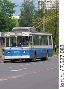 Москва. Городской троллейбус ЗиУ-682ГМ1 (2015 год). Редакционное фото, фотограф Александр Тарасенков / Фотобанк Лори