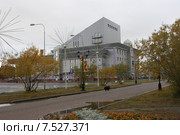 Город Нарьян-Мар, здание Культурно-делового центра "Арктика" (2010 год). Редакционное фото, фотограф Елена Боброва / Фотобанк Лори