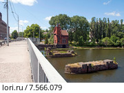 Домик смотрителя моста. Калининград, Кёнигсберг до 1946 г. Вид с "Высокого" моста (2015 год). Стоковое фото, фотограф Svet / Фотобанк Лори