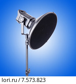 Studio light stand against the gradient. Стоковое фото, фотограф Elnur / Фотобанк Лори