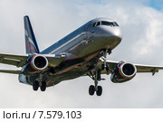 Сухой SuperJet-100 авиакомпании Аэрофлот (2015 год). Редакционное фото, фотограф Антон Афанасьев / Фотобанк Лори