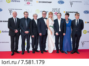 Жюри основного конкурса  Андрей Смоляков, Петр Шепотинник, Юрий Клименко,  Алексей Рязанцев, Олеся Судзиловская, Алексей Учитель, Наталья Мокрицкая, Николай Куликов. Открытие XXVI Открытого российского кинофестиваля "Кинотавр" (2015 год). Редакционное фото, фотограф Екатерина Лызлова / Фотобанк Лори