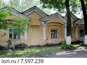 Конный двор (1830-40е гг.). Усадьба Д.П. Рябушинского в Кучине. Город Железнодорожный, Московская область (2015 год). Стоковое фото, фотограф stargal / Фотобанк Лори