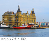 Вокзал Хайдарпаша, вид с моря. Стамбул (2013 год). Редакционное фото, фотограф Истомина Елена / Фотобанк Лори