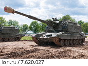 Самоходная артиллерийская установка САУ "Мста-С" на полигоне. Парк "Патриот". "Армия-2015". Кубинка, Алабино. Редакционное фото, фотограф Алексей Бок / Фотобанк Лори