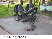 Якоря "Холла" (Hall anchor) рядом с павильоном № 38 "Рыболовство" на ВДНХ (2015 год). Редакционное фото, фотограф Алёшина Оксана / Фотобанк Лори