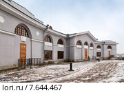 Служебный полукружный корпус КГУ. Казань (2014 год). Стоковое фото, фотограф Сергей Лаврентьев / Фотобанк Лори