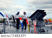 Санкт-Петербург, Международный военно-морской салон 2015 (IMDS-2015). Моряки на десантном катере  "Евгений Кочешков" Редакционное фото, фотограф Светлана Колобова / Фотобанк Лори