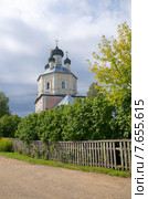 Спасо-Преображенская церковь 1756-1770гг. в селе Рогожа, Тверской области. Музей природы Селигерского края (2014 год). Редакционное фото, фотограф Елена Коромыслова / Фотобанк Лори